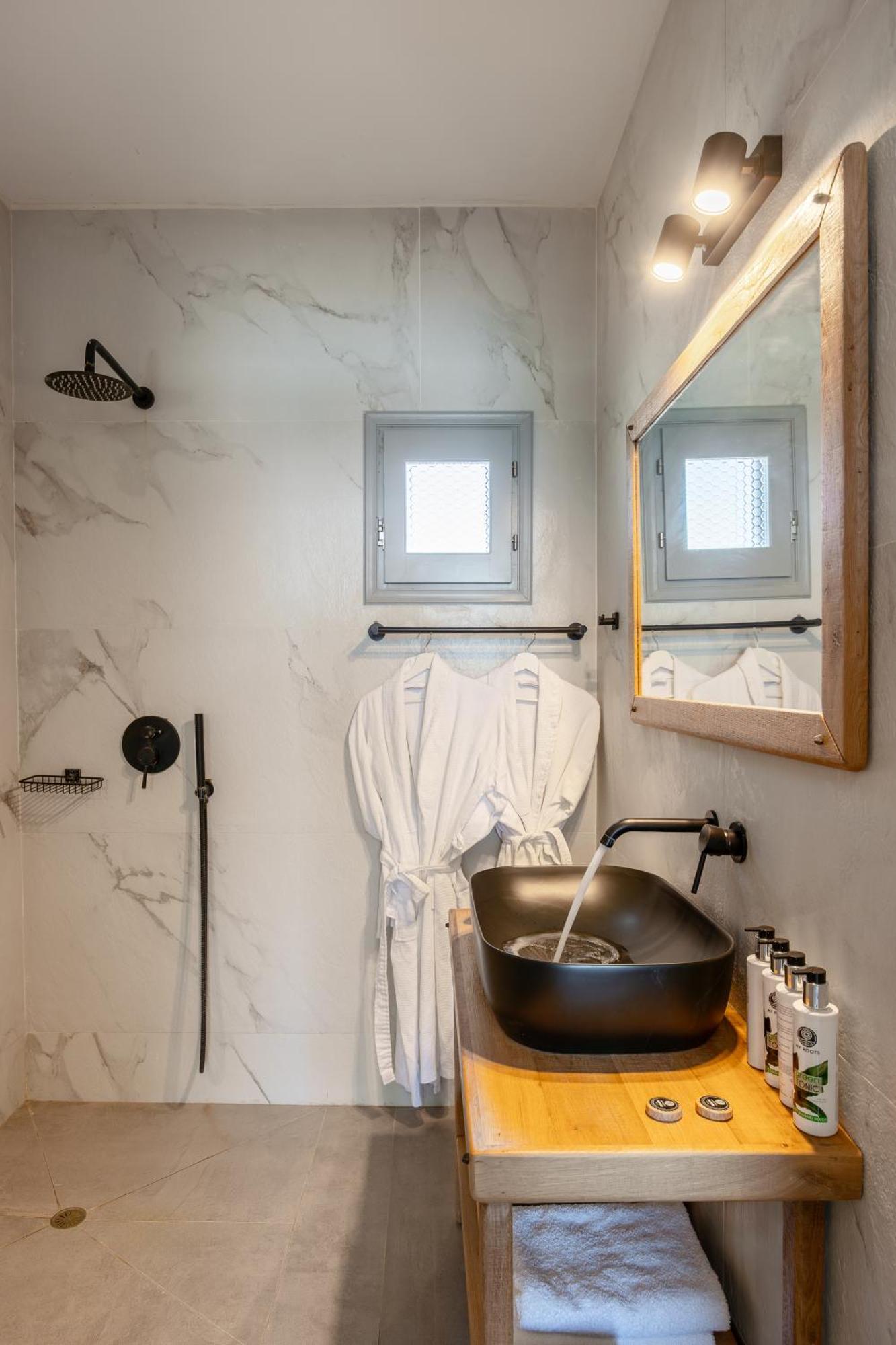 Thermes Luxury Villas And Spa (Adults Only) Megalochori  Eksteriør billede