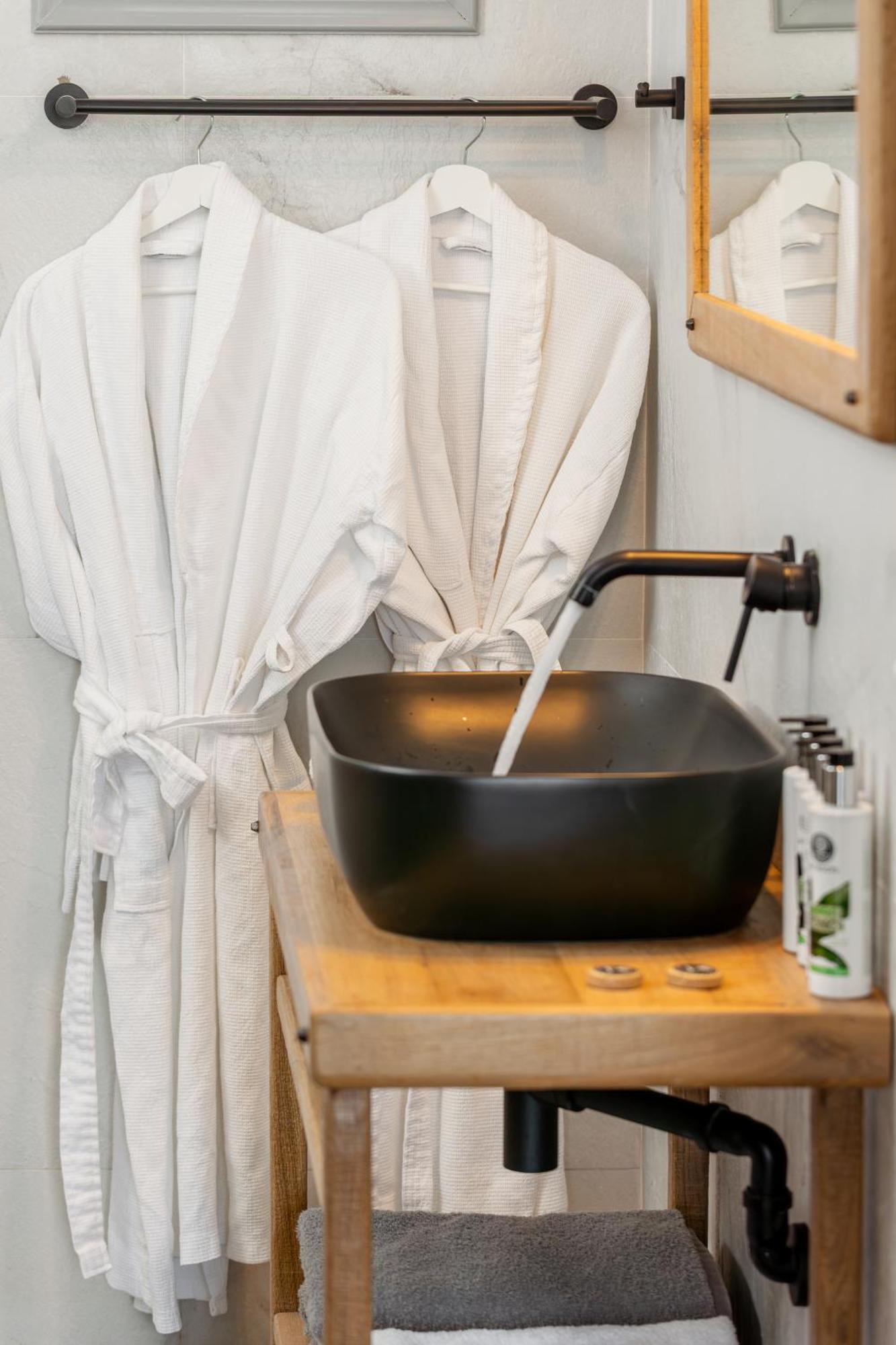 Thermes Luxury Villas And Spa (Adults Only) Megalochori  Eksteriør billede